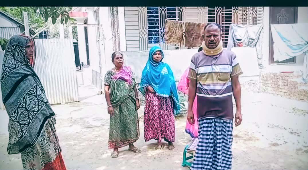চরভদ্রাসনে অসহায়দের মাঝে ঈদ উপহার বিতরণ করেছেন সমাজসেবক মোশারফ হোসেন মৃধা