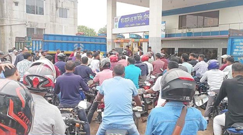 জ্বালানি সরবরাহ নিশ্চিত, গাইবান্ধার ২২টি ফিলিং স্টেশনে ট্যাগ অফিসার নিয়োগ