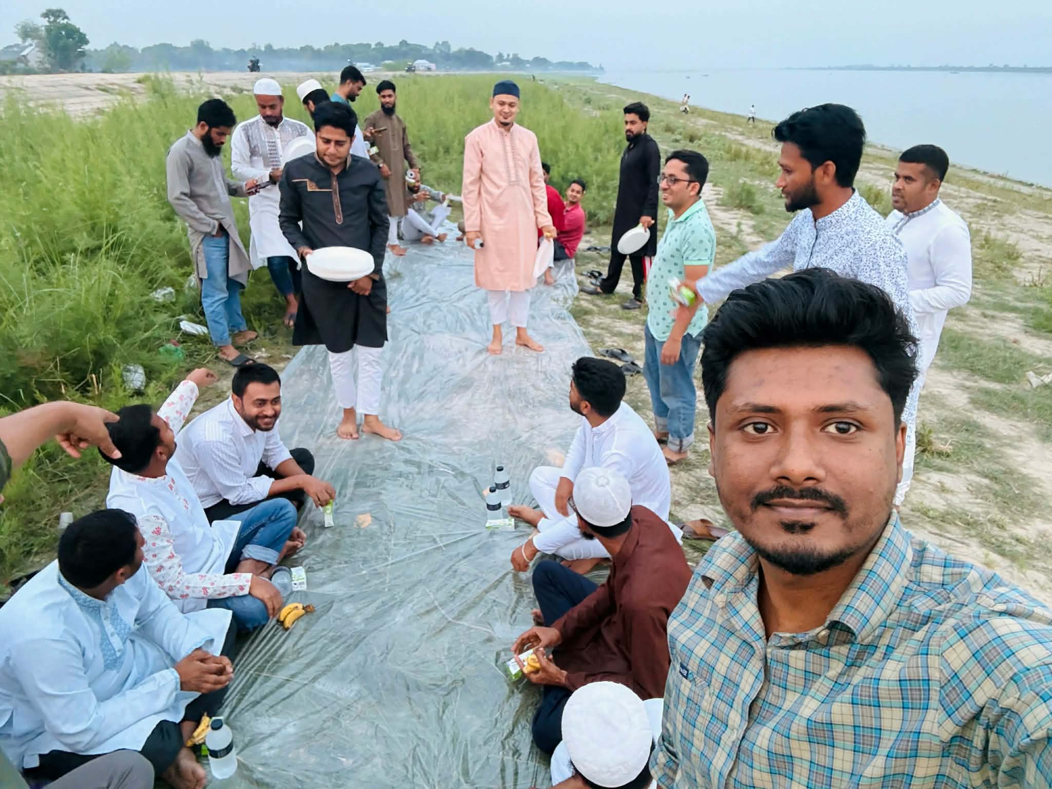 চরভদ্রাসনে ২০১৩ এসএসসি ব্যাচের উদ্যোগে  ইফতার মাহফিল অনুষ্ঠিত