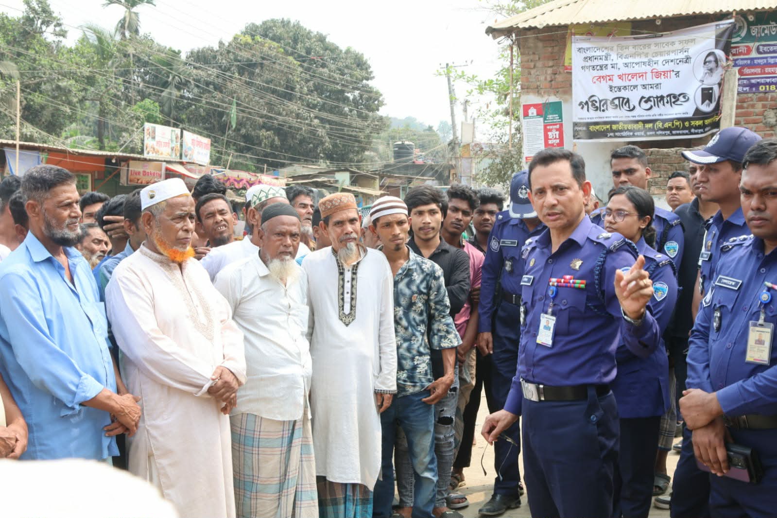 জঙ্গল সলিমপুর–আলিপুর এলাকায় অস্থায়ী ক্যাম্প পরিদর্শন করলেন পুলিশ সুপার