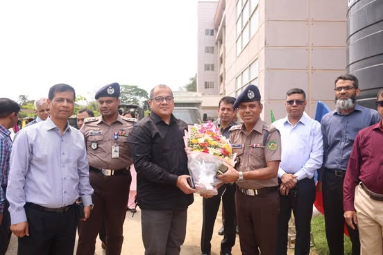নগরীর মনসুরাবাদ পুলিশ লাইন্স পরিদর্শন করেন সিএমপি কমিশনার