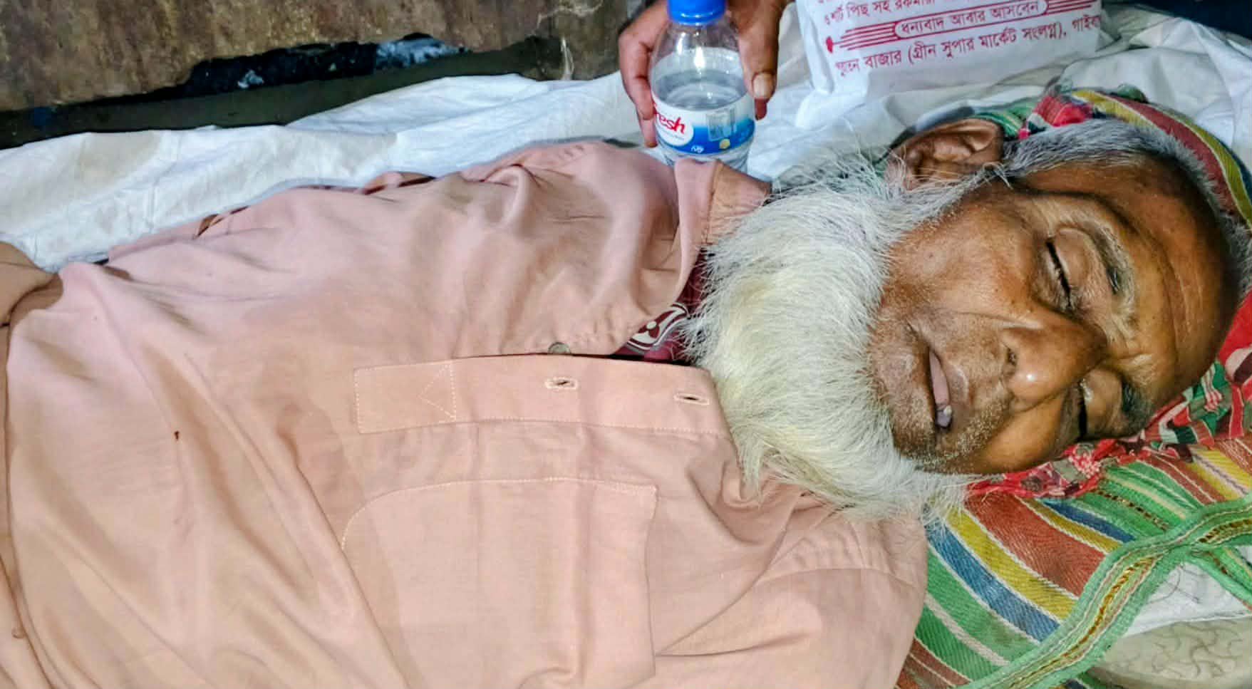 মানবতার ছোঁয়ায় বৃদ্ধ রশিদ ফিরলেন আপন ঠিকানায়