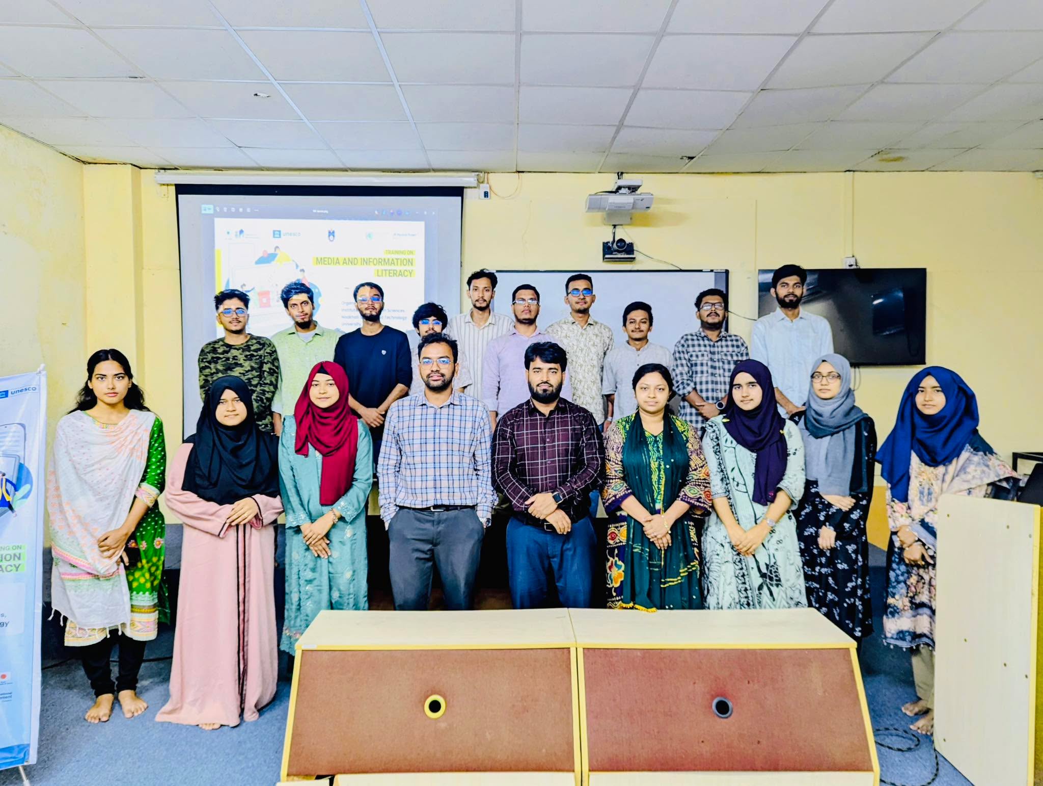 নোবিপ্রবিতে দিনব্যাপী ‘মিডিয়া অ্যান্ড ইনফরমেশন লিটারেসি’ প্রশিক্ষণ অনুষ্ঠিত