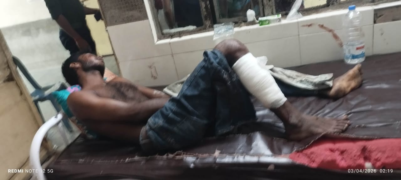 হাটহাজারীতে রামদার কোপে আঙুল বিচ্ছিন্ন, দেড় লাখ টাকা ছিনতাই,বেপরোয়া সন্ত্রাসে আতংকিত মানুষ