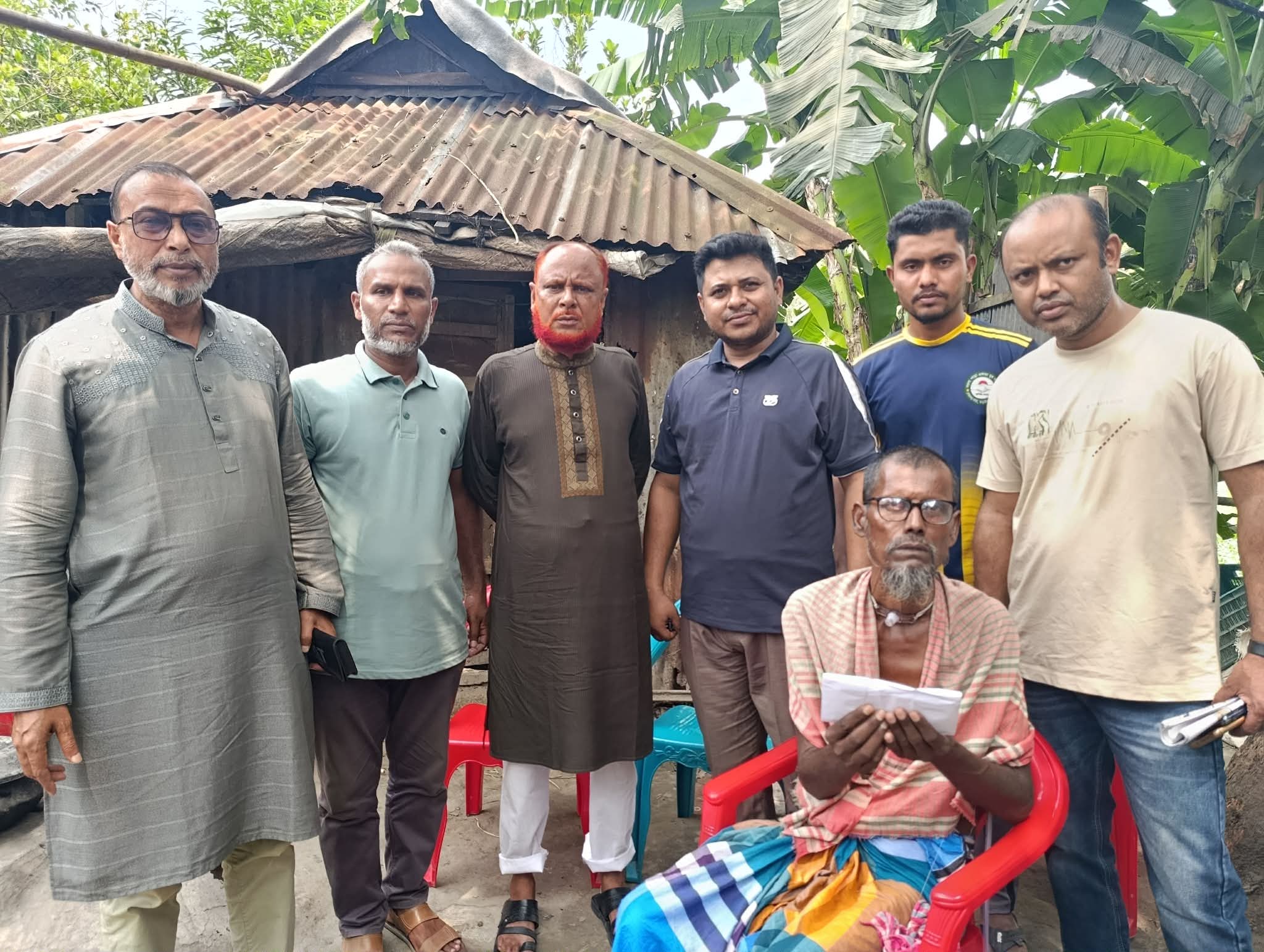 তাড়াইলে ফুসফুসের জটিলতায় নিঃস্ব কাছির মিয়া সহায়তায় এগিয়ে এলেন প্রবাসী আমিন
