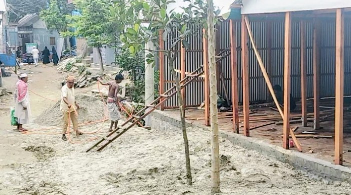 সরকারি খাল দখলের অভিযোগে উত্তাল নবীনগর অপসারণের দাবি এলাকাবাসীর