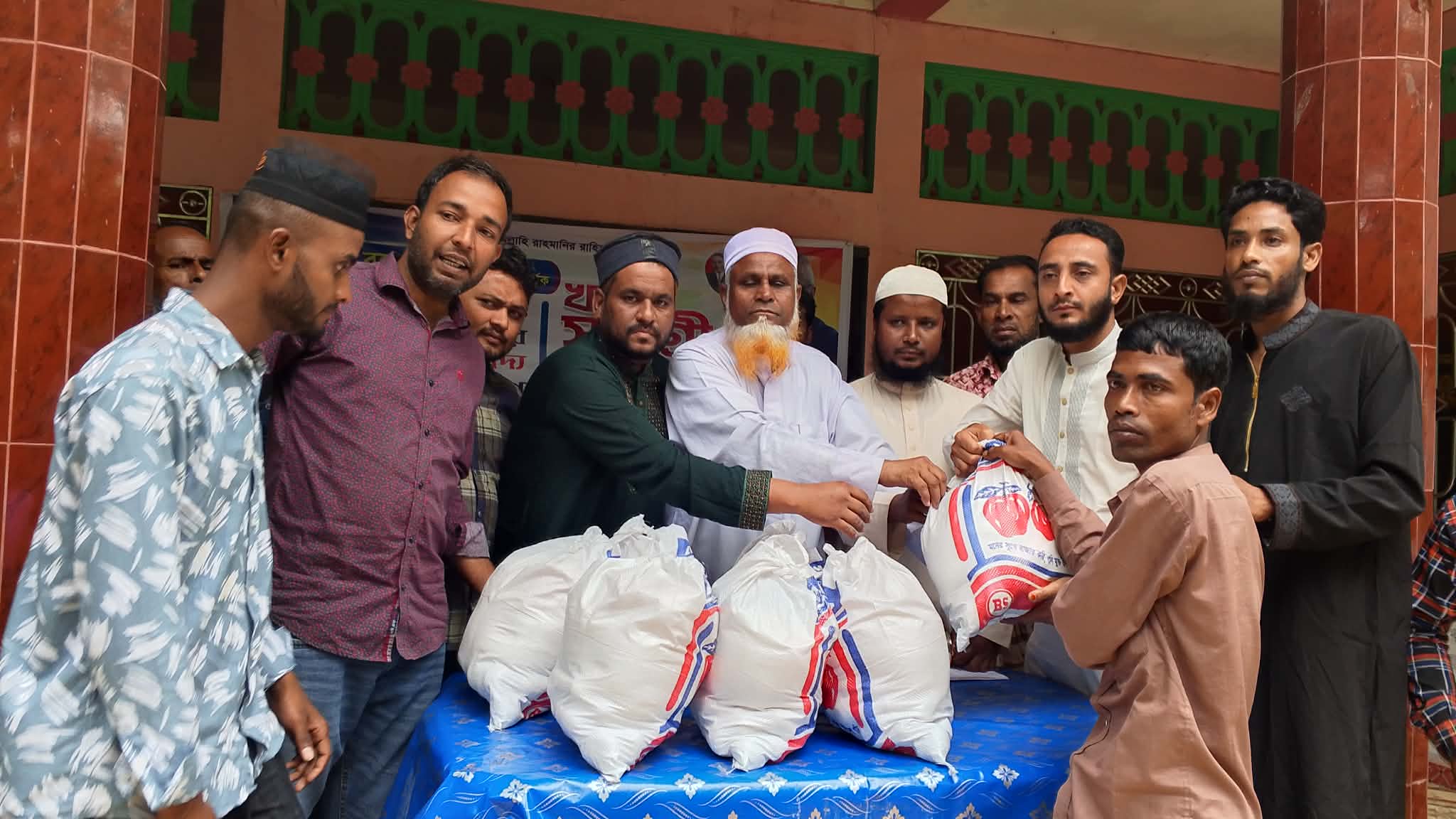 গোয়াইনঘাটে মানব সেবায় নিরলস কাজ করে যাচ্ছেন মুস্তাফিজুর রহমান কাওছার