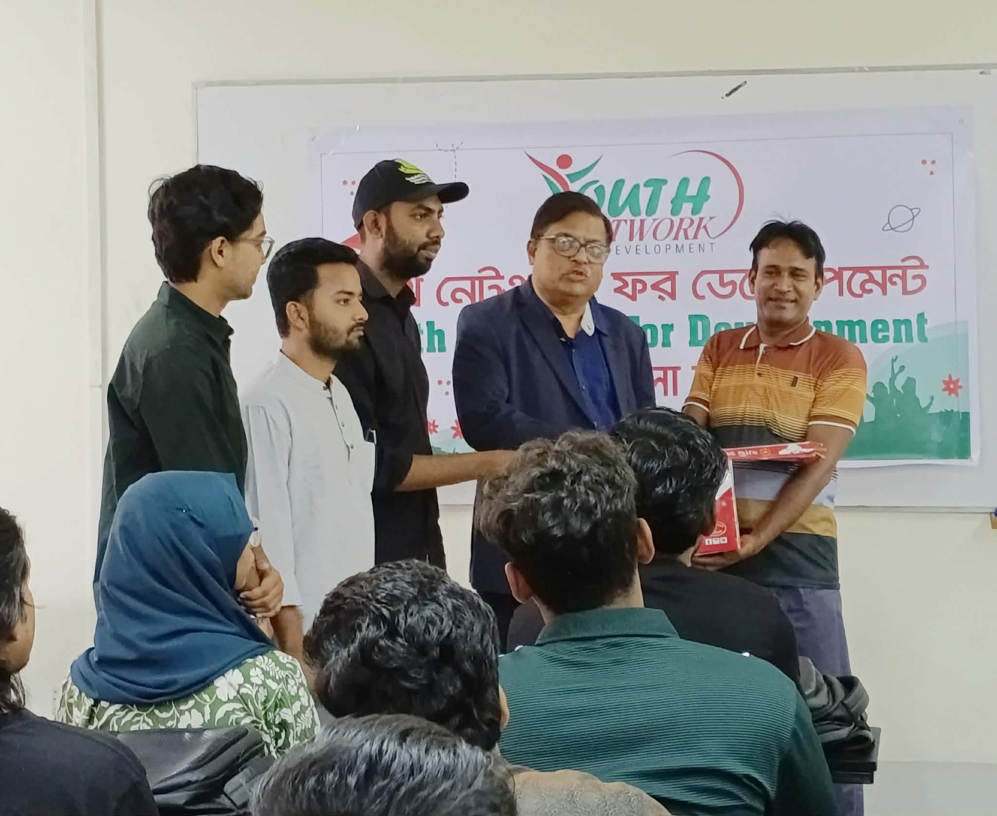 ঢাকায় অধ্যাপক ড. প্রকৌশলী মোঃ রশিদুল হাসানের অর্থায়নে মসজিদের জন্য ফ্যান উপহার