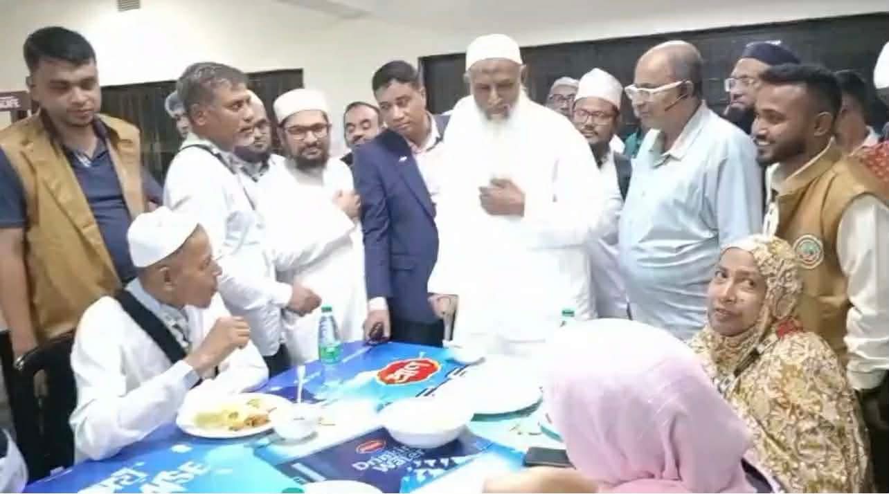 আশকোনা হজ ক্যাম্পে ধর্মমন্ত্রীর আকস্মিক পরিদর্শন, হজযাত্রী সেবায় সর্বোচ্চ গুরুত্বের নির্দেশ