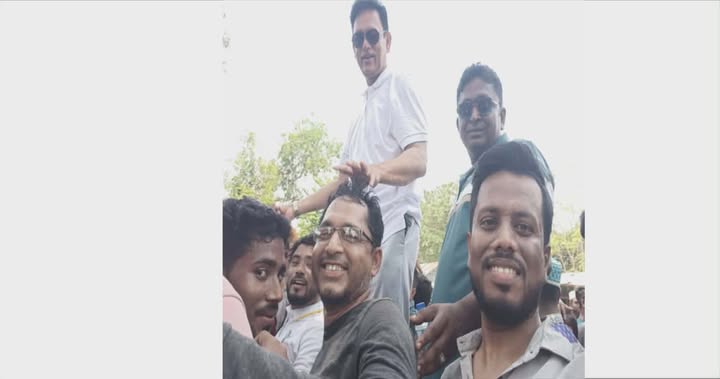 চাঁদপুরে তারেক রহমানের আগমনকে ঘিরে কচুয়ার খাজুরিয়ায় শিক্ষামন্ত্রী মিলনের পক্ষের নেতাকর্মীদের দেখা গেছে উচ্ছ্বাস