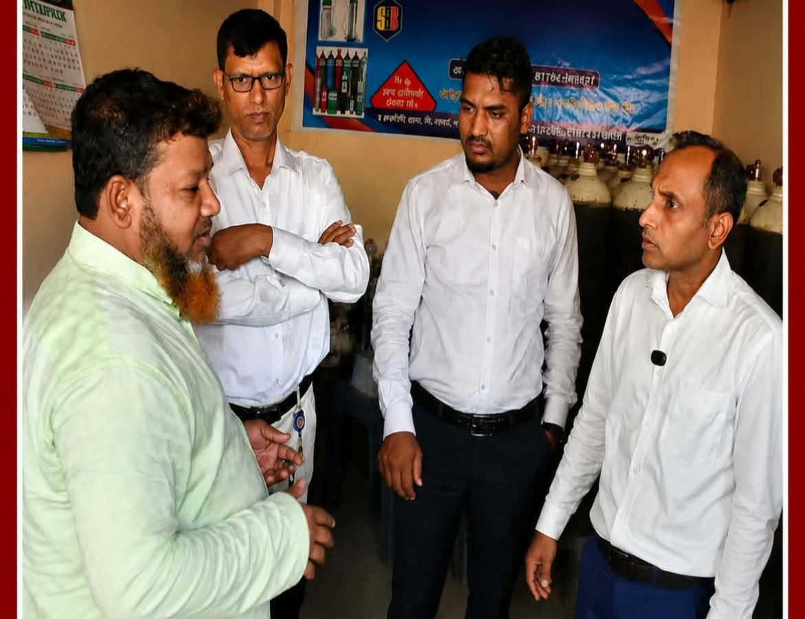 ইন্ডাস্ট্রিয়াল অক্সিজেনকে মেডিক্যাল অক্সিজেন বানিয়ে বিক্রি! ভোক্তা অধিকারের অভিযানে সিলগালা এস বি এন্টারপ্রাইজ, জরিমানা ১ লাখ ৫৪ হাজার