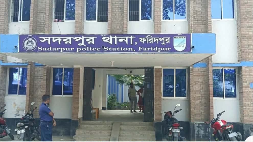 ফরিদপুরে সদরপুর গাছকাটা বিরোধে জেরে আপন ভাতিজার হাতে চাচা খুন