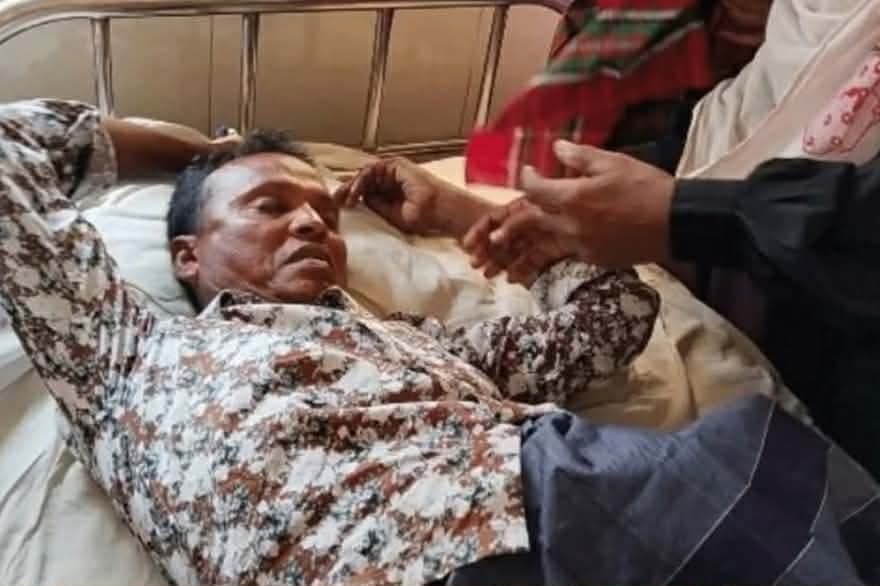 গরু বিক্রি করে বাড়ি ফিরছেন পথে হারালেন ১০ লক্ষ টাকা
