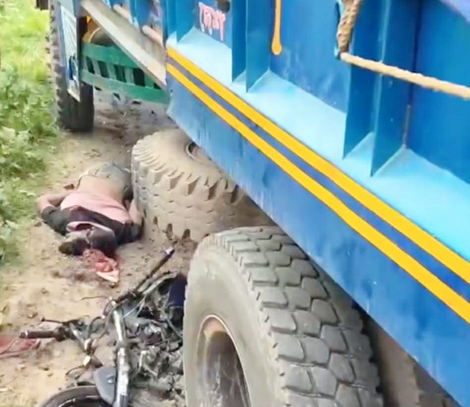 আশুগঞ্জে ট্রাকচাপায় দুই প্রবাসীর মর্মান্তিক মৃত্যু