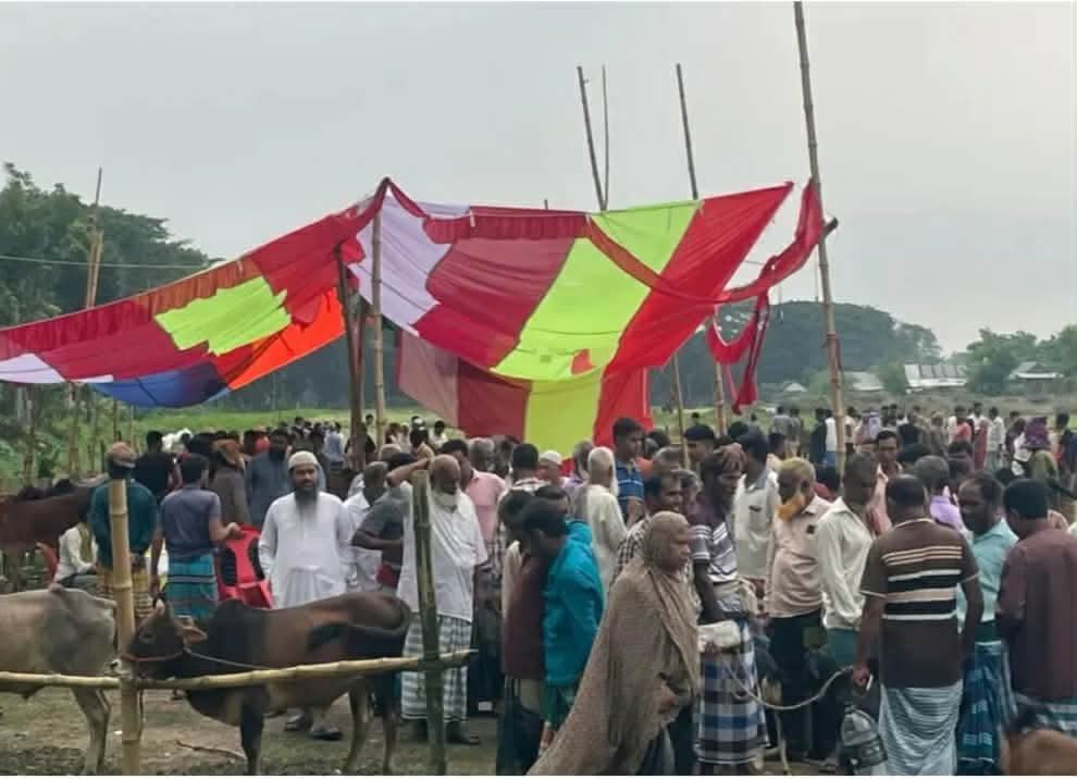 সদরপুর উপজেলায় প্রশাসনের অনুমতি ছাড়াই পশুর হাট বসিয়ে লাখ টাকার হাসিল আদায়