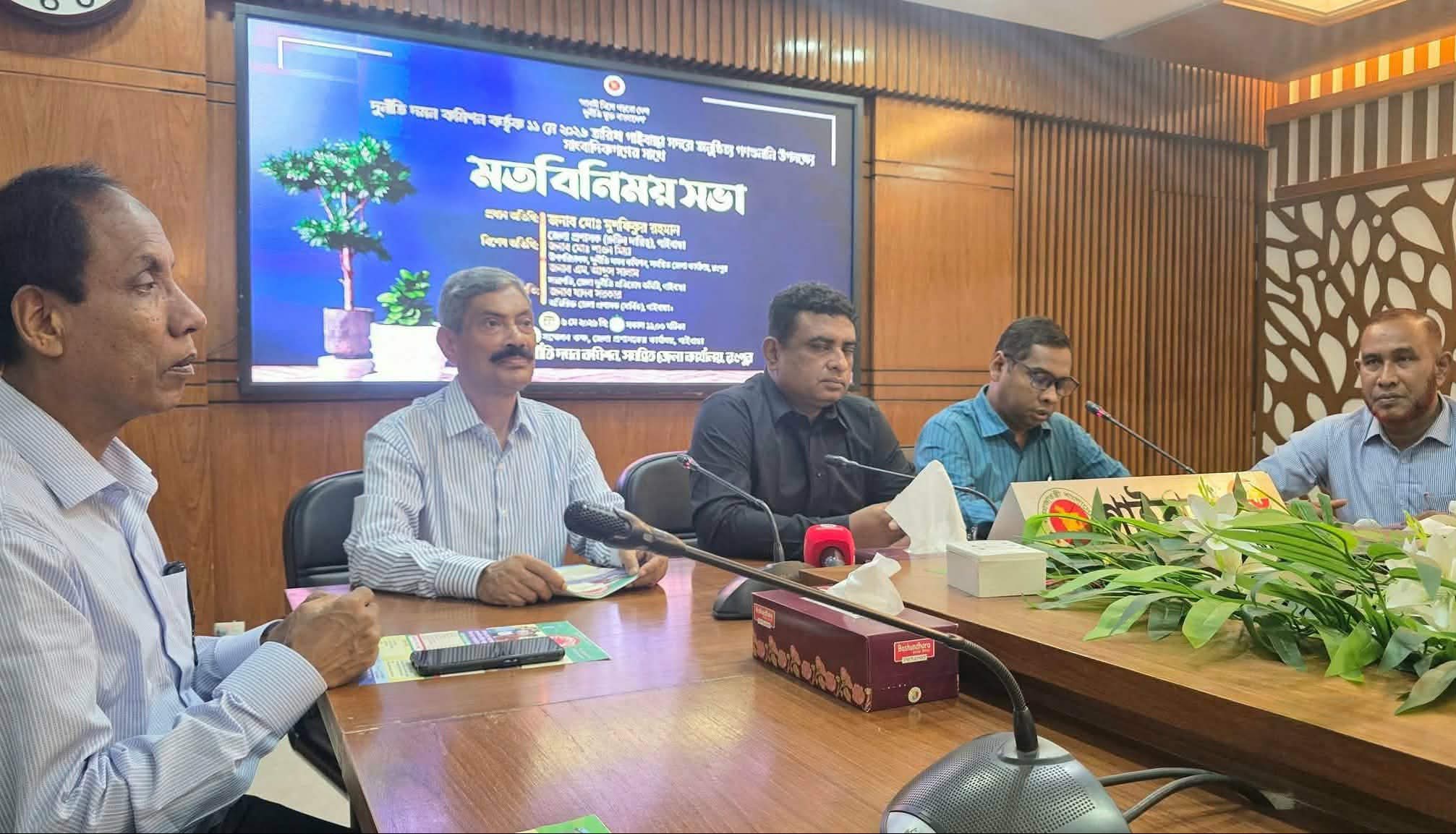 “সত্যের সন্ধানে, দুর্নীতি রুখতে : দুদক-সাংবাদিক মতবিনিময়”