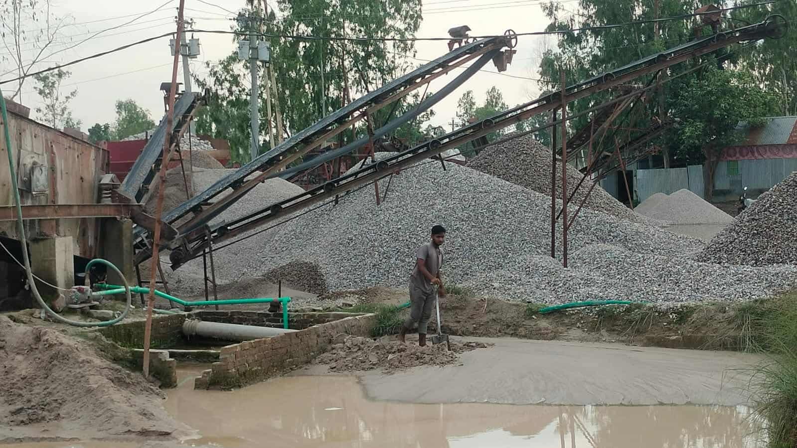 জ্বালানি তেলের সংকটে স্থবির সোনাহাট স্থলবন্দর, বিপাকে ব্যবসায়ী-শ্রমিক