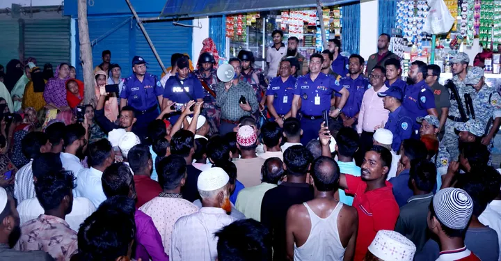 জঙ্গল সলিমপুরের আলীনগরে পথসভায় জনসাধারণের সাথে মতবিনিময় করলেন পুলিশ সুপার