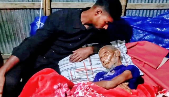 মা পরপারে, রেখে গেলেন পৃথিবীর নিষ্ঠুর আঁধারে  বাকপ্রতিবন্ধী ছেলে