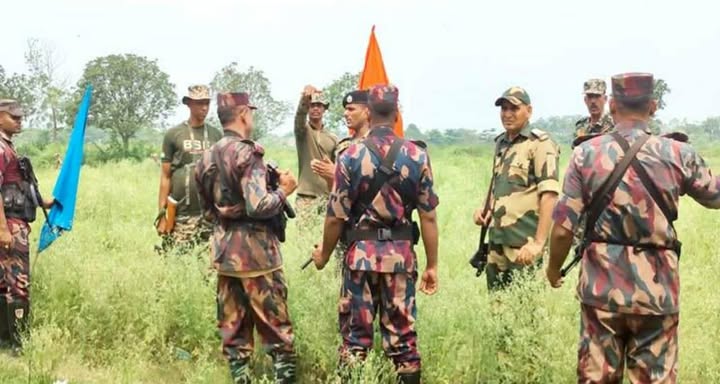 চাঁপাইনবাবগঞ্জ সীমান্তে নারী-শিশুসহ ২০ জনকে পুশ-ইনের চেষ্টা, বাধার মুখে ফেরত নিলো বিএসএফ