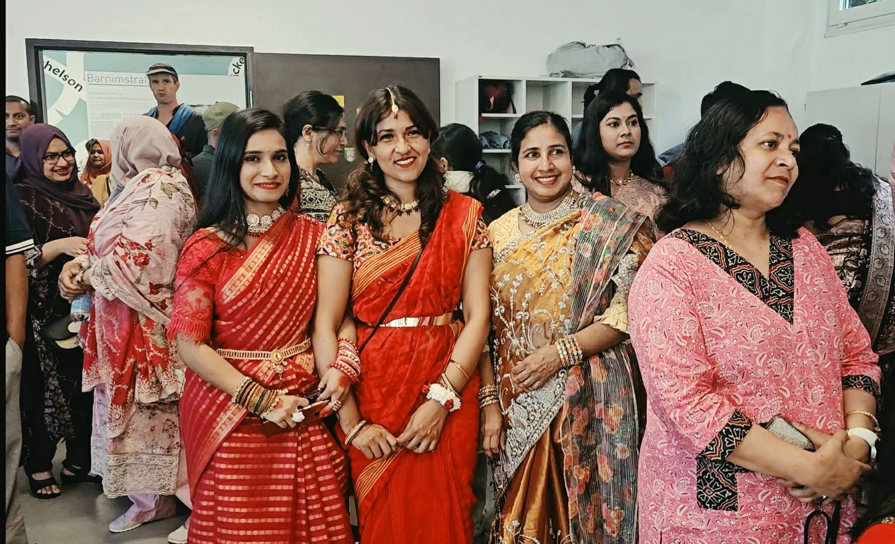 জার্মানির বার্লিনে প্রথমবারের মত শাড়ি দিবস পালিত 