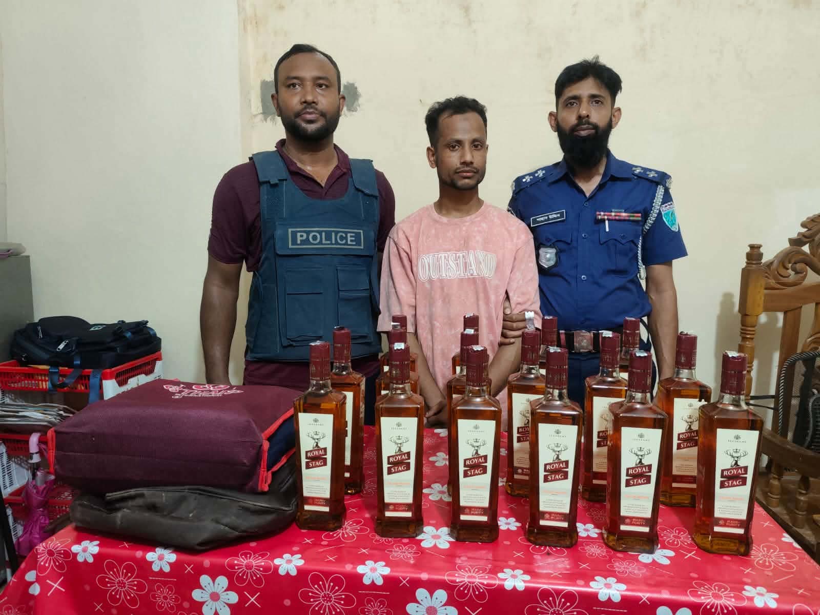 সালুটিকর পুলিশ তদন্ত কেন্দ্রের অভিযানে মাদকসহ আটক এক