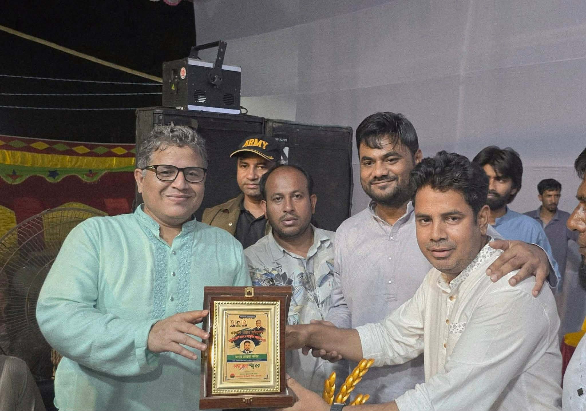 চরভদ্রাসন ছাত্রদলের উদ্যোগে সাংস্কৃতিক অনুষ্ঠানওক্রেস্ট প্রদানে ছাত্র সংসদের সম্বর্ধনা