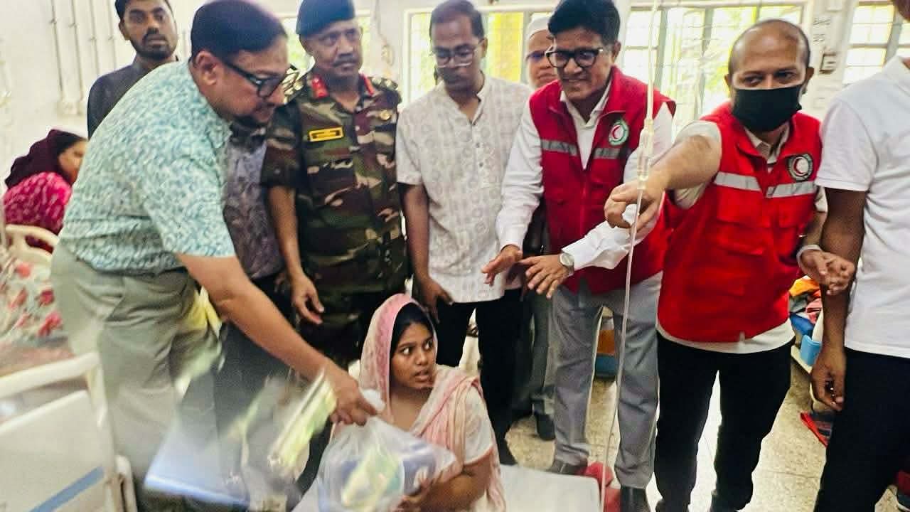 মানবিক বিপর্যয় রোধে সর্বদা সম্মুখ সারিতে রেড ক্রিসেন্ট:- চসিক মেয়র ডা. শাহাদাত