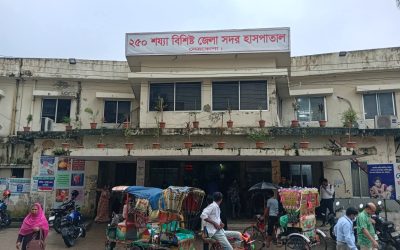 নেত্রকোণায় রোগীর মৃত্যুর অভিযোগে হাসপাতালে ভাঙচুর, তত্ত্বাবধায়কের দায়িত্ব নিয়েও প্রশ্ন