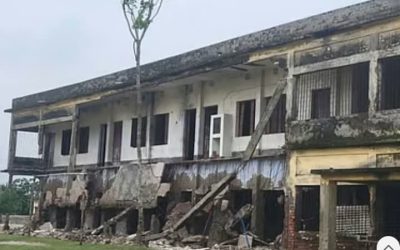ছুটির দিনে ধসে পড়ল বিদ্যালয়ের ভবন, অল্পের জন্য এড়ানো গেল বড় দুর্ঘটনা