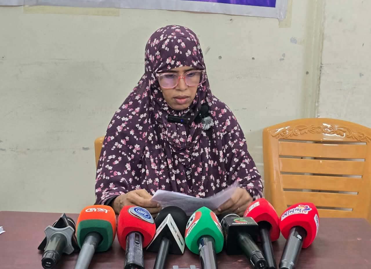 বাগমারায় যুবদল নেতার বিরুদ্ধে ডিশ ব্যবসা দখলের অভিযোগ ভুক্তভোগী নারীর: সংবাদ সম্মেলন