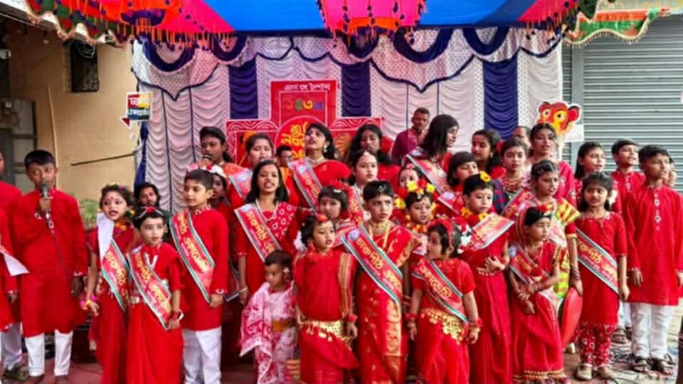 সরকারি পৃষ্ঠপোষকতা ছাড়াই সংস্কৃতি চর্চার বাতিঘর হিসাবে কাজ করছে চারুপীঠ একাডেমি