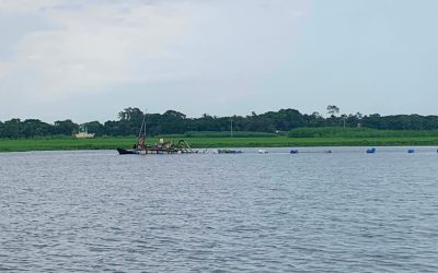 মুরাদনগরে প্রশাসনের চোখ ফাঁকি দিয়ে ড্রেজার দিয়ে মাটি কাটার অভিযোগ