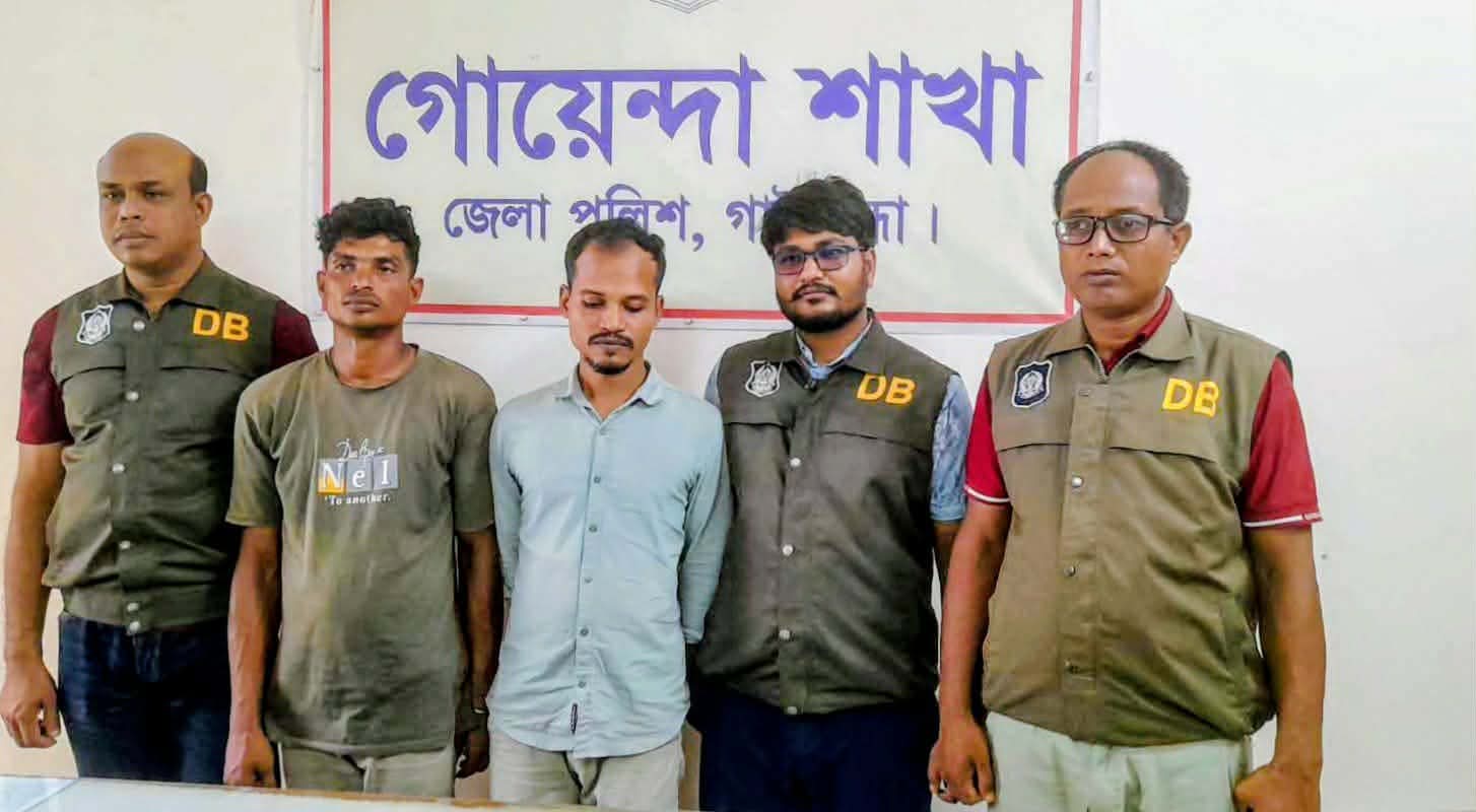 গাইবান্ধায় ৫৫ বস্তা জিরানি মসলা জব্দ : গ্রেপ্তার ২