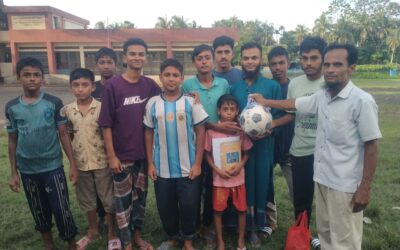 মণিরামপুরে যুব সমাজকে মাদকমুক্ত রাখতে নাজমুল হক টিটোর ফুটবল বিতরণ।
