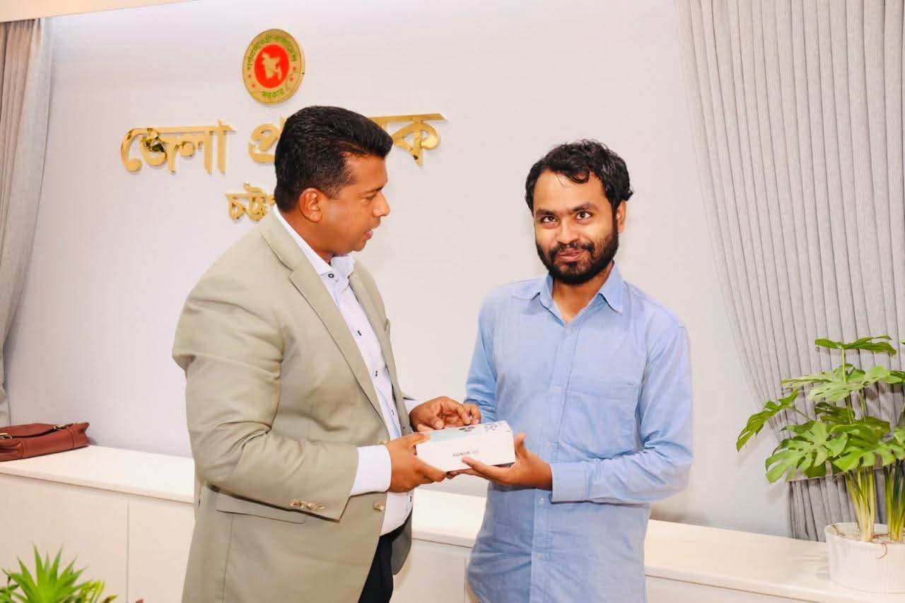 দৃষ্টিপ্রতিবন্ধী আকাশ প্রযুক্তির ছোঁয়ায় আলোকিত হবে:- ডিসি জাহিদ