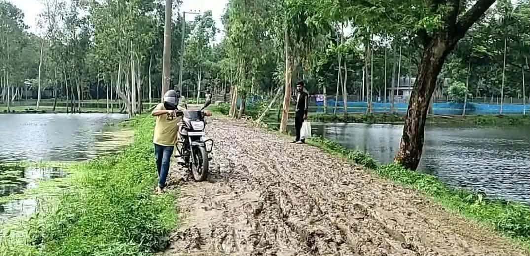 গাইবান্ধায় ৩৮৫১ কিমি কাঁচা সড়ক: বারো মাসে দুর্ভোগের চিত্র