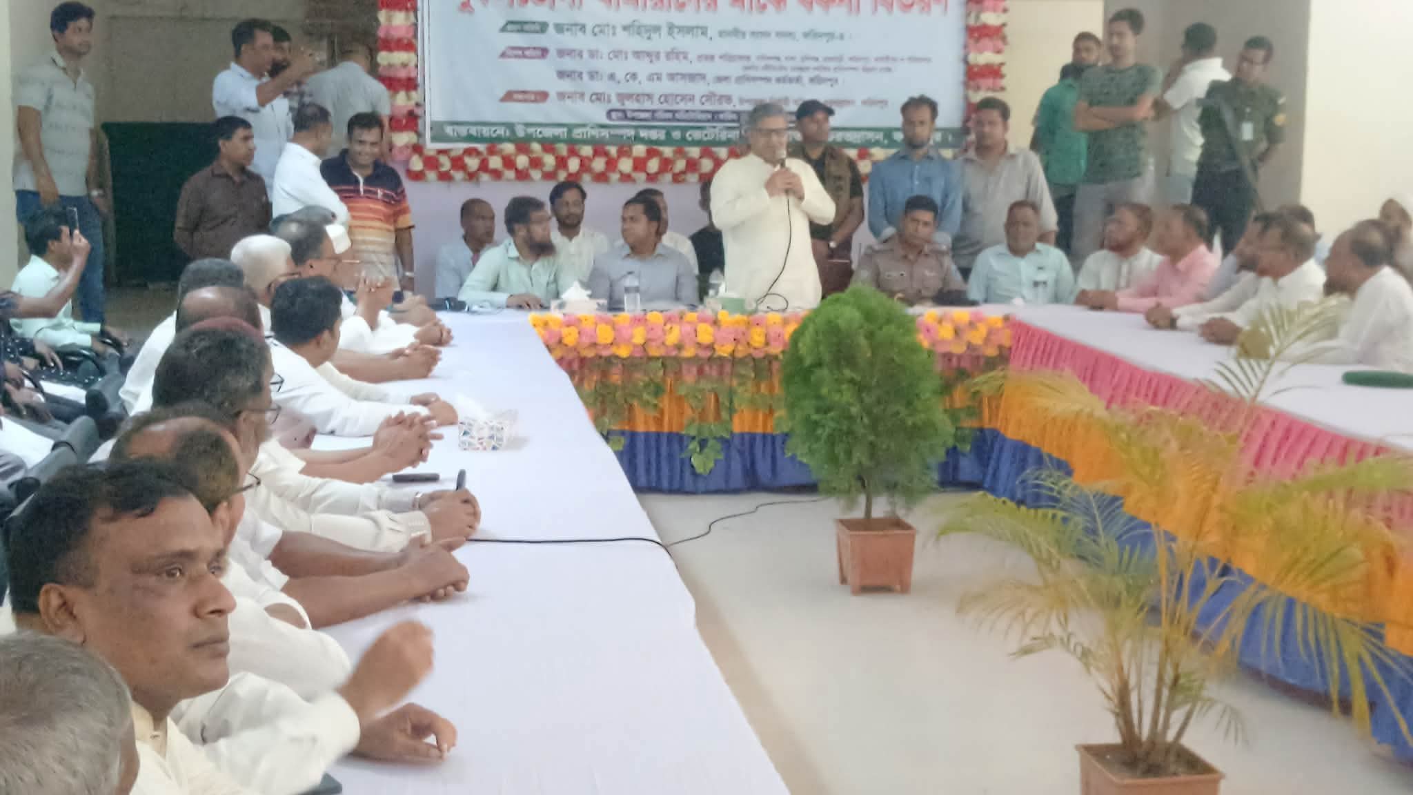 চরভদ্রাসনে প্রাণিসম্পদের বকনাও প্রাথমিক বিদ্যালয়ে ব্যাগ বিতরণ,তথ্য অপপ্রচার রোধেওআইনশৃঙ্খলা মিটিং শহিদুল ইসলাম বাবুল এমপি