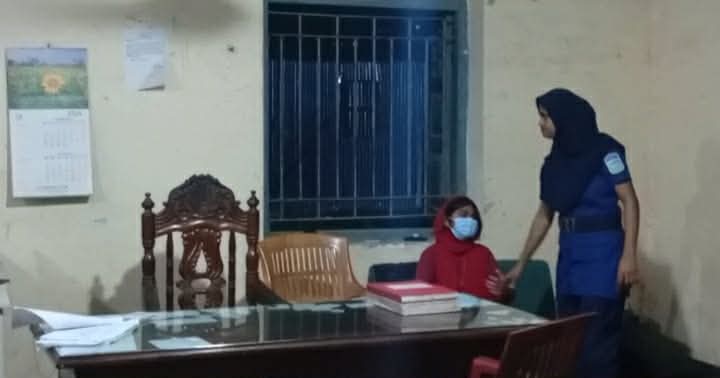 ফ্যামিলি কার্ড করে দেওয়ার কথা বলে টাকা নেওয়ার অভিযোগে এনসিপি নেত্রী গ্রেফতার  