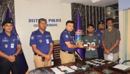 চাঁপাইনবাবগঞ্জে হারানো ৩০ মোবাইল উদ্ধার, মালিকদের কাছে হস্তান্তর